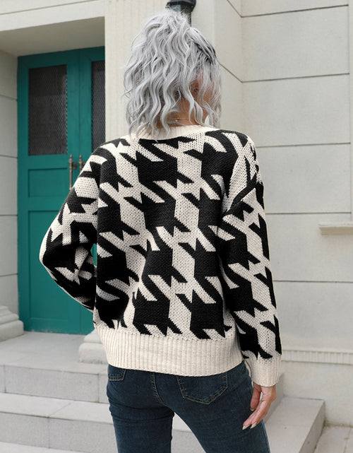 Load image into Gallery viewer, Houndstooth Button Down Cardigan
