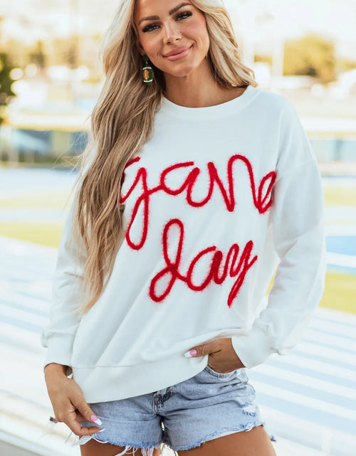 Load image into Gallery viewer, Round Neck Long Sleeve Sweatshirt
