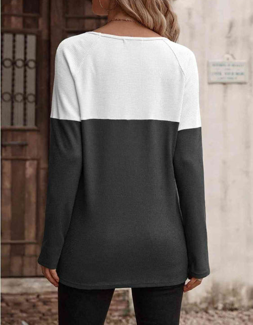 Load image into Gallery viewer, Contrast Round Neck Long Sleeve T-Shirt
