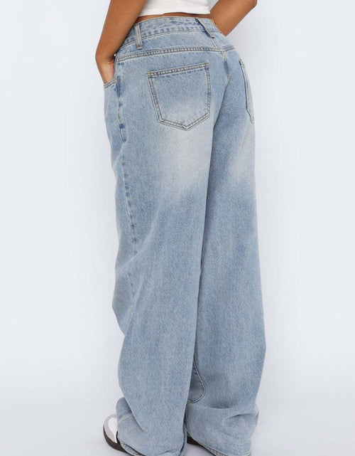 Load image into Gallery viewer, Wide Leg Jeans with Pockets
