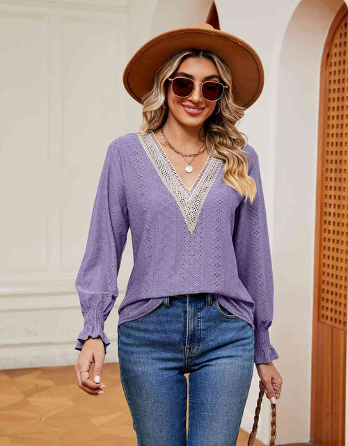 Load image into Gallery viewer, Contrast Flounce Sleeve Blouse
