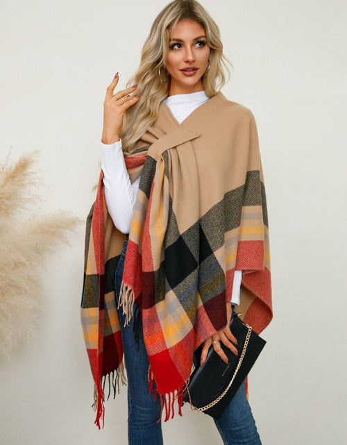Load image into Gallery viewer, Fringe Contrast Plaid Poncho
