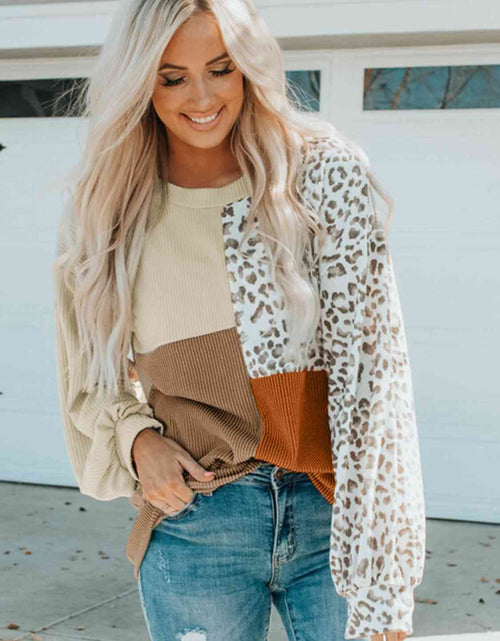 Load image into Gallery viewer, Color Block Leopard Round Neck Sweatshirt
