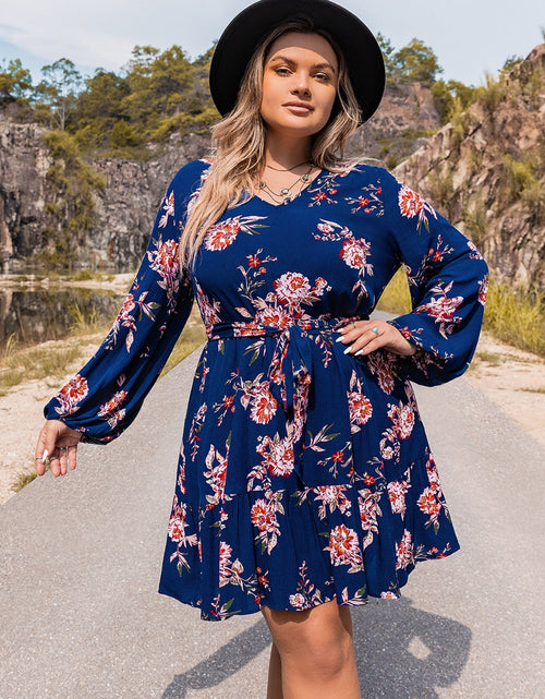 Load image into Gallery viewer, Plus Size V-Neck Long Sleeve Dress
