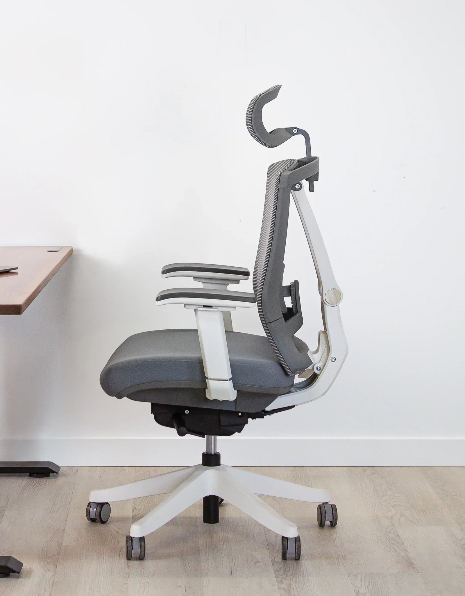 AeryChair Ergonomic Office Chair by EFFYDESK by Level Up Desks