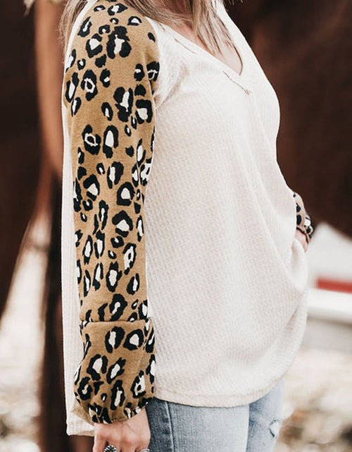 Load image into Gallery viewer, Plus Size Leopard V-Neck Raglan Sleeve Blouse
