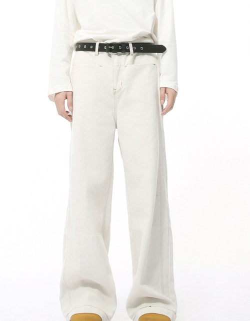 Load image into Gallery viewer, Straight Leg Jeans with Stitch Detail
