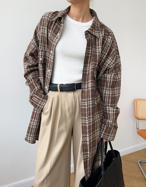 Load image into Gallery viewer, Pocketed Plaid Button Up Shacket
