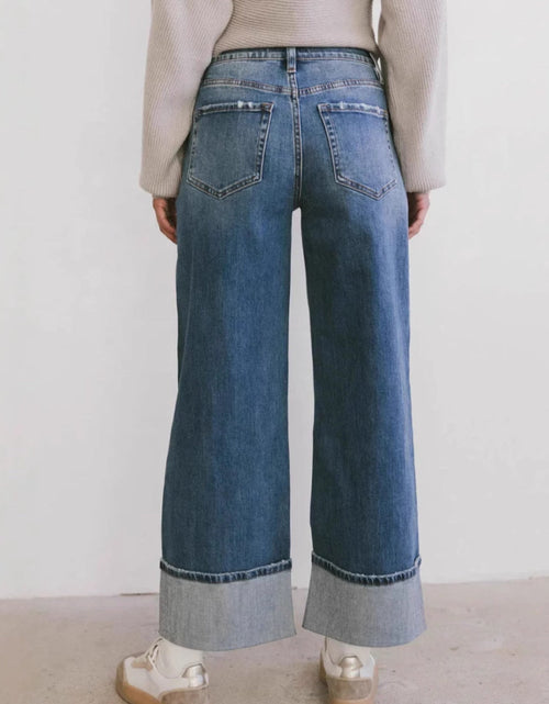 Load image into Gallery viewer, Straight Leg Jeans with Pockets
