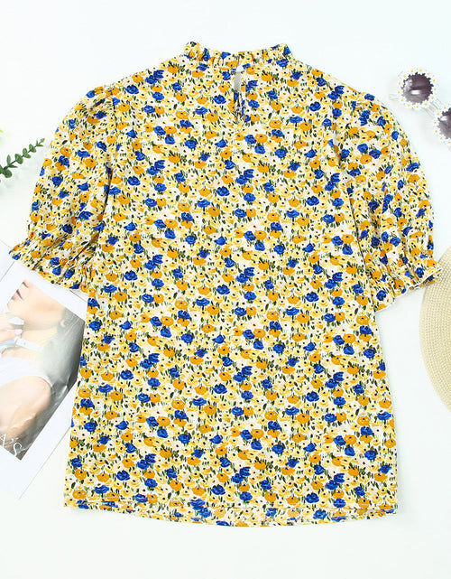 Load image into Gallery viewer, Floral Puff Sleve Keyhole Blouse
