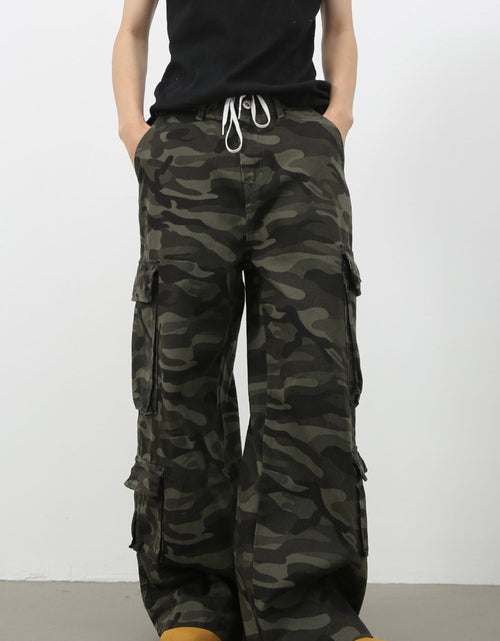 Load image into Gallery viewer, Men's Camouflage Wide Leg Jeans with Cargo Pockets
