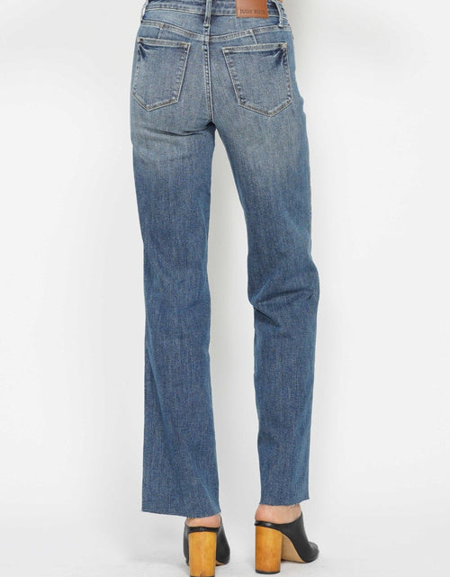 Load image into Gallery viewer, Judy Blue Full Size Tummy Control Straight Jeans
