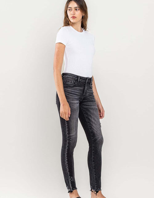 Load image into Gallery viewer, Lovervet Raw Hem Cropped Skinny Jeans
