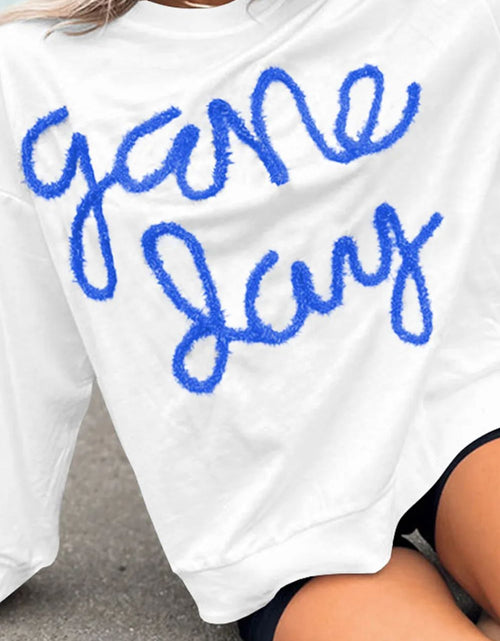 Load image into Gallery viewer, Round Neck Long Sleeve Sweatshirt
