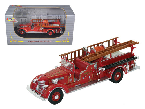 Load image into Gallery viewer, 1939 Packard Fire Engine Truck Red 1/32 Diecast Model by Signature Models
