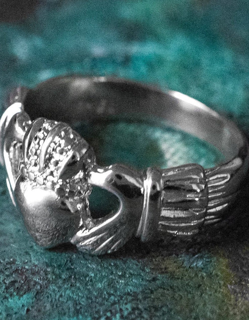 Load image into Gallery viewer, Handcrafted Vintage Ring 18k Gold Irish Claddagh Ring Antique #R1768 Antique Rings Jewelry by PVD Vintage Jewelry
