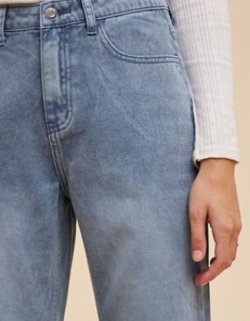 Load image into Gallery viewer, Annie Wear Distressed Raw Hem Jeans
