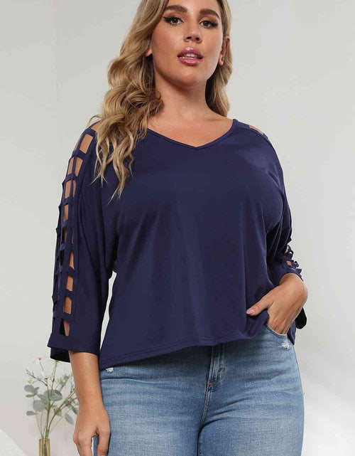 Load image into Gallery viewer, 3/4 Sleeve Cutout Detail Top
