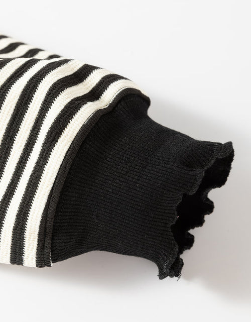 Load image into Gallery viewer, Striped Round Neck Long Sleeve Sweatshirt
