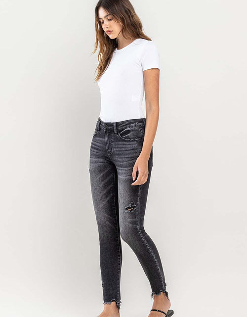 Load image into Gallery viewer, Lovervet Raw Hem Cropped Skinny Jeans
