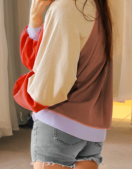 Load image into Gallery viewer, Color Block Round Neck Long Sleeve Sweatshirt
