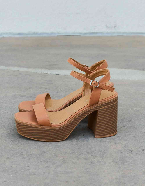Load image into Gallery viewer, Weeboo Feel It Platform Heel Sandals
