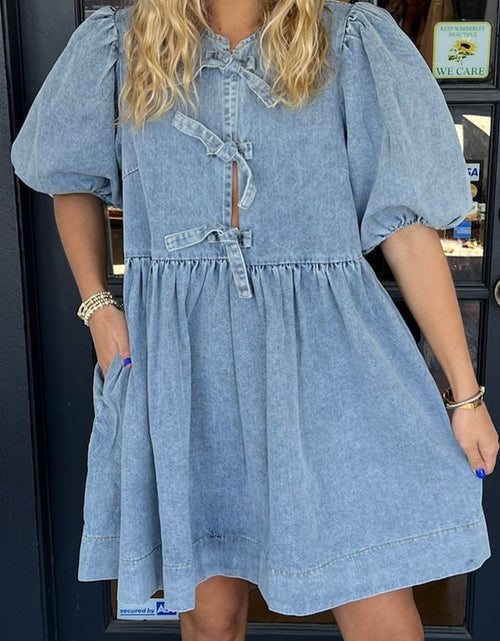 Load image into Gallery viewer, Bowknot Round Neck Half Sleeve Denim Dress
