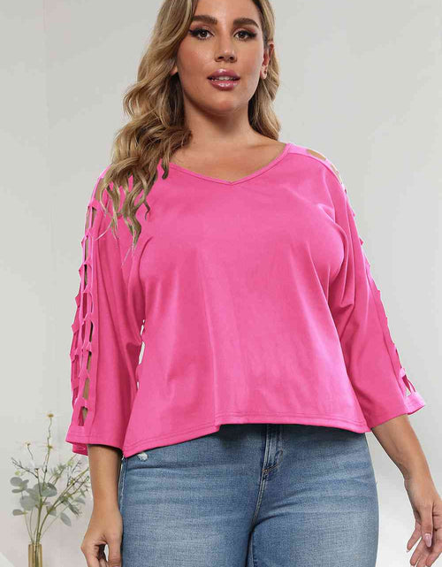 Load image into Gallery viewer, 3/4 Sleeve Cutout Detail Top

