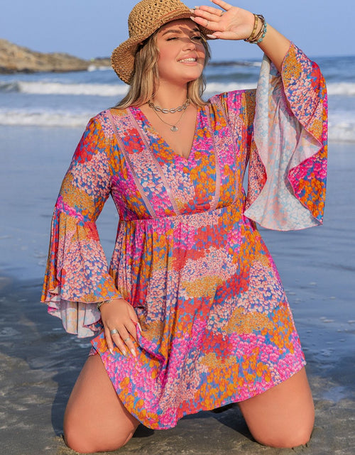 Load image into Gallery viewer, Plus Size Ruched Printed Long Sleeve Dress
