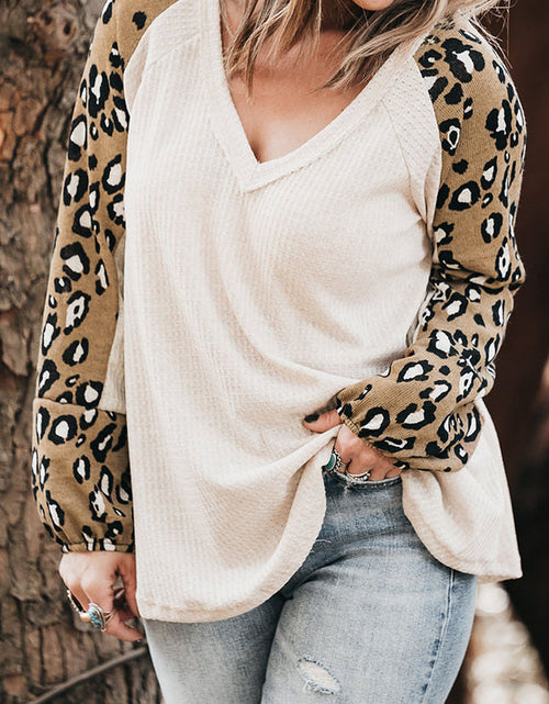 Load image into Gallery viewer, Plus Size Leopard V-Neck Raglan Sleeve Blouse
