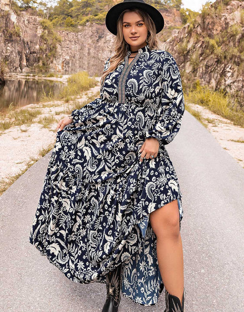 Load image into Gallery viewer, Plus Size Long Sleeve Maxi Dress
