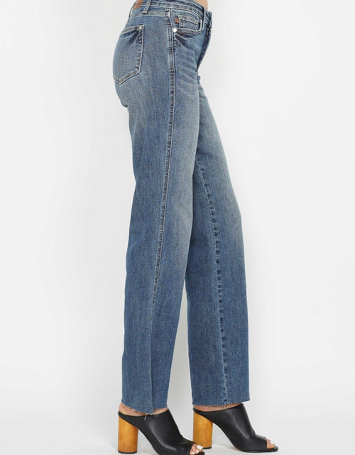 Load image into Gallery viewer, Judy Blue Full Size Tummy Control Straight Jeans
