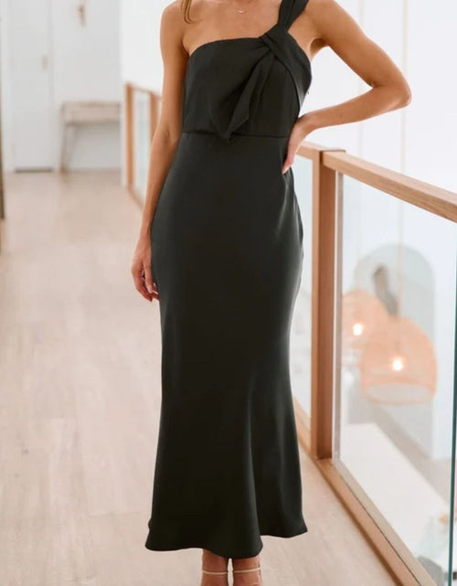 Load image into Gallery viewer, Single Shoulder Sleeveless Maxi Dress
