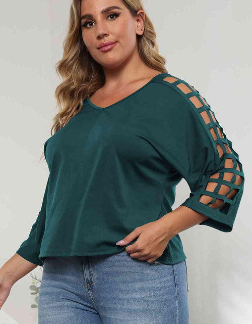 Load image into Gallery viewer, 3/4 Sleeve Cutout Detail Top
