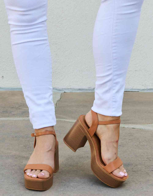 Load image into Gallery viewer, Weeboo Feel It Platform Heel Sandals
