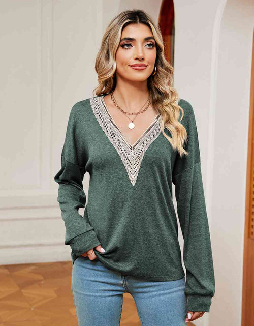 Load image into Gallery viewer, Contrast V-Neck Long Sleeve Blouse
