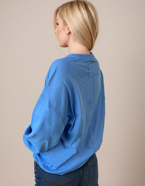 Load image into Gallery viewer, Exposed Seam Round Neck Long Sleeve Sweatshirt
