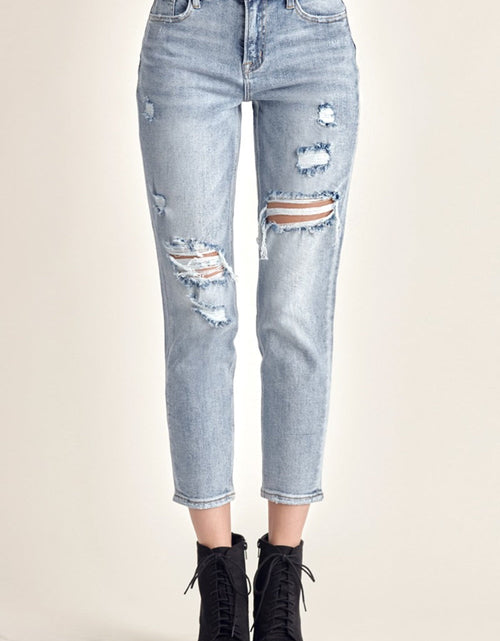 Load image into Gallery viewer, RISEN Distressed Slim Cropped Jeans

