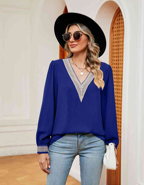 Load image into Gallery viewer, Contrast Puff Sleeve Blouse

