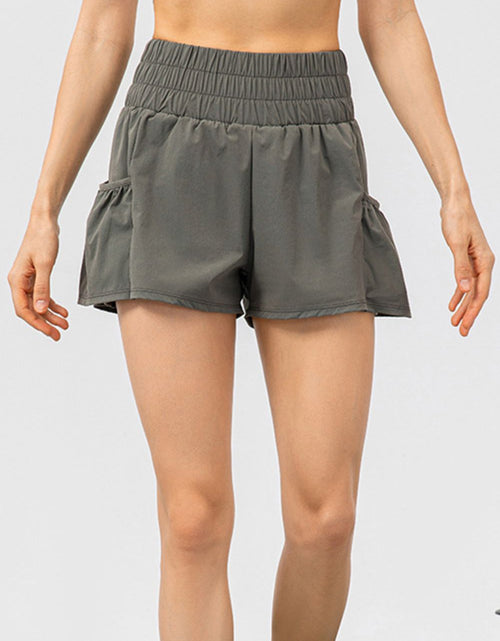 Load image into Gallery viewer, Elastic Waist Pocketed Active Shorts
