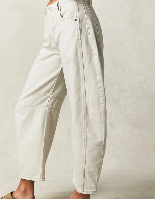 Load image into Gallery viewer, Wide Leg Jeans with Pockets
