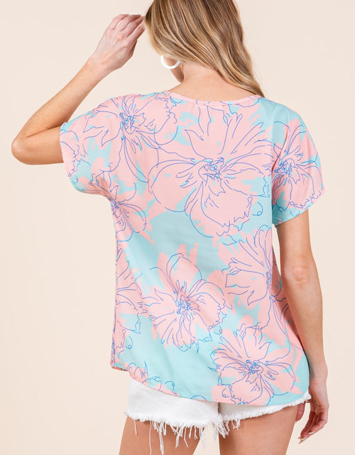 Load image into Gallery viewer, BOMBOM Floral Short Sleeve T-Shirt
