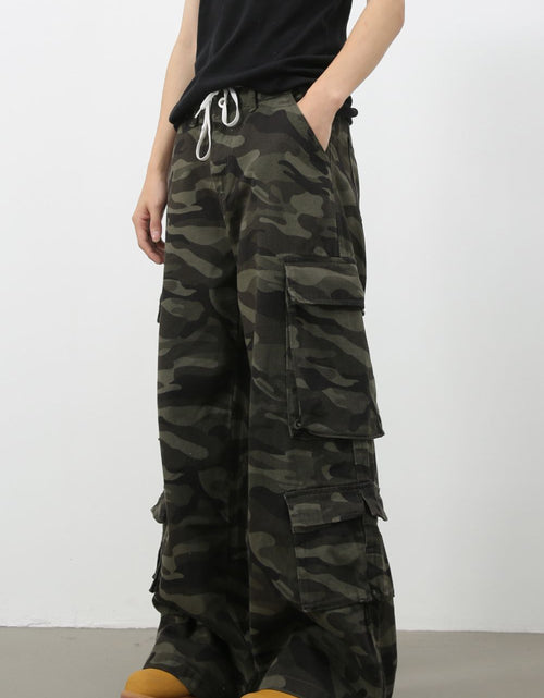 Load image into Gallery viewer, Men's Camouflage Wide Leg Jeans with Cargo Pockets
