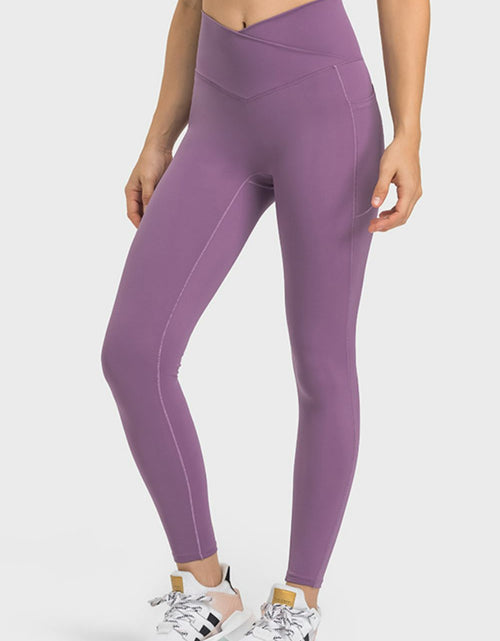 Load image into Gallery viewer, Millennia V-Waist Yoga Leggings with Pockets
