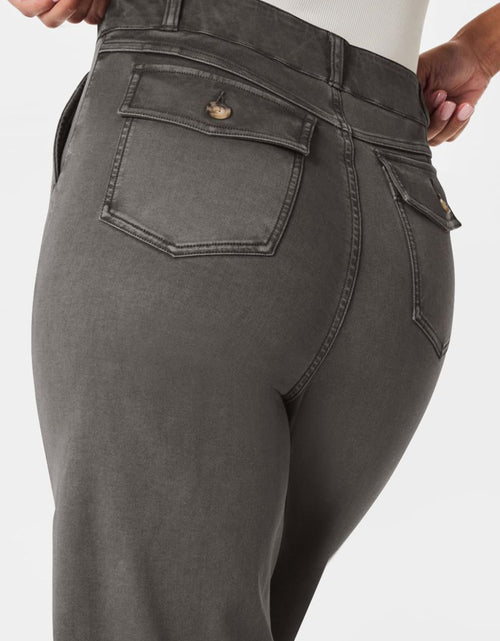 Load image into Gallery viewer, High Waist Jeans with Pockets
