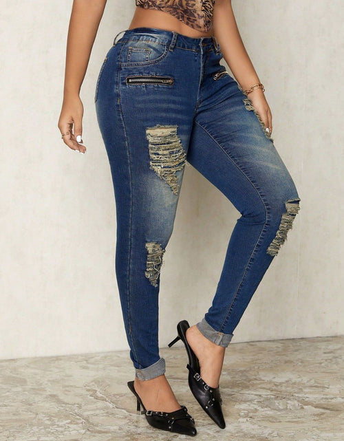 Load image into Gallery viewer, Distressed Skinny Jeans
