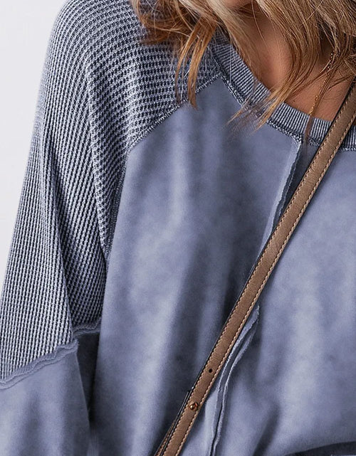 Load image into Gallery viewer, Exposed Seam Long Sleeve Sweatshirt
