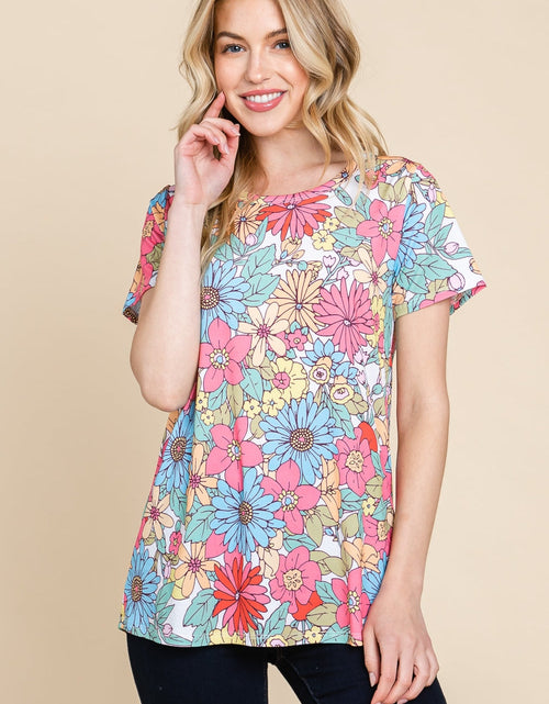 Load image into Gallery viewer, BOMBOM Floral Short Sleeve T-Shirt
