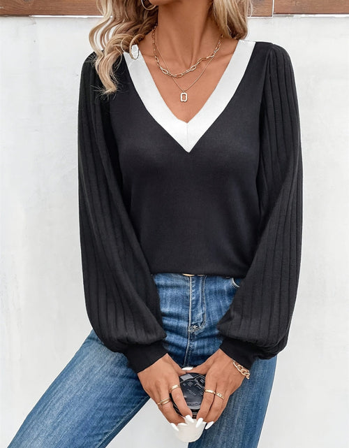 Load image into Gallery viewer, Contrast V-Neck Long Sleeve T-Shirt
