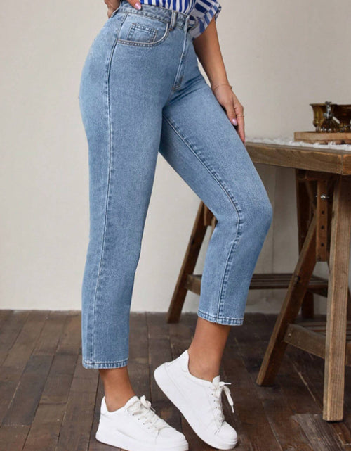 Load image into Gallery viewer, High Waist Jeans with Pockets
